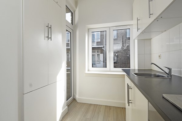 Medium property photo - Elise van Calcarstraat 9, 2522 MA Den Haag